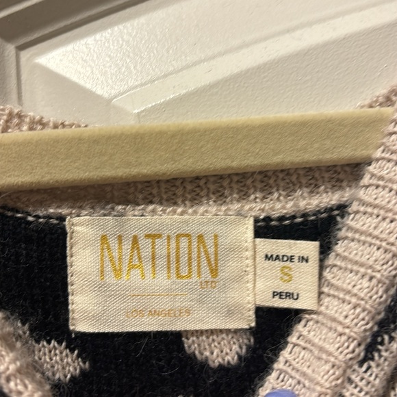 Nation brand distressed sweater - Picture 2 of 2